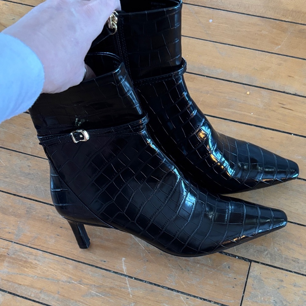 NWOT Zara Black faux crocodile kitten heel bootie. Never worn! - Picture 15 of 15